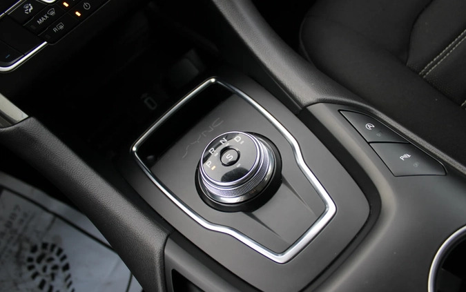 Ford Mondeo cena 64850 przebieg: 175888, rok produkcji 2020 z Stargard małe 211